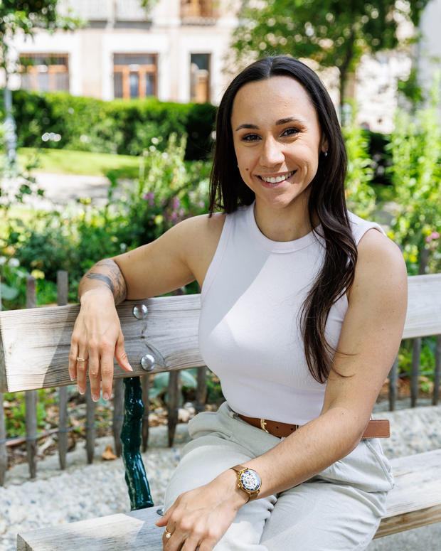 Sarah Granier en extérieur